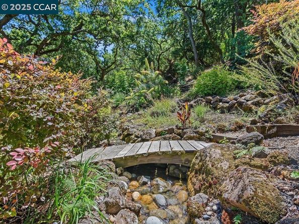27 Toledo Dr, Lafayette CA 94549