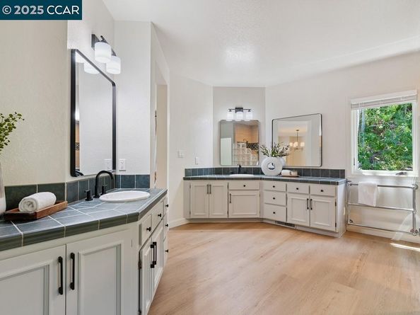 27 Toledo Dr, Lafayette CA 94549