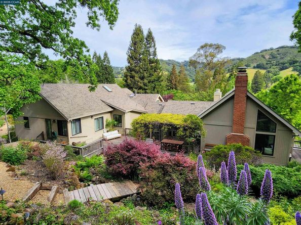 27 Toledo Dr, Lafayette CA 94549