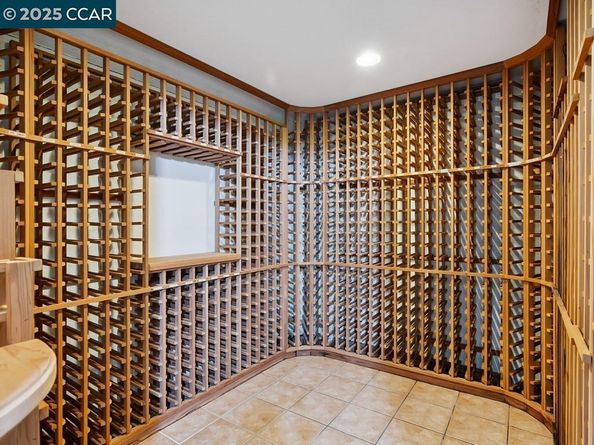 27 Toledo Dr, Lafayette CA 94549