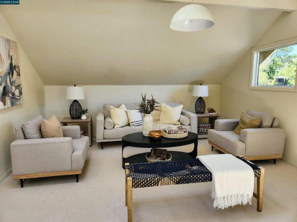 27 Toledo Dr, Lafayette CA 94549