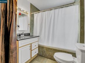 2014 109Th Ave, Oakland CA 94603
