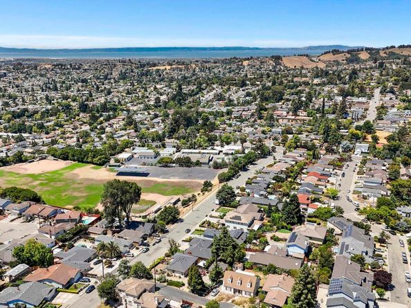 5176 Proctor Rd, Castro Valley CA 94546