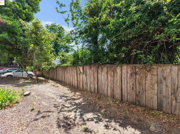 2632 Warring St 1, Berkeley CA 94704