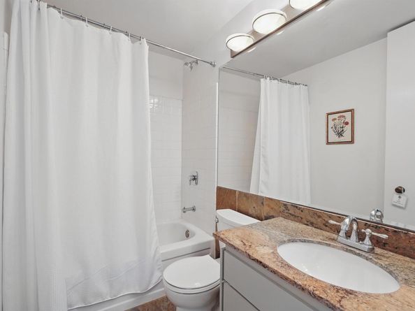 565 Bellevue Ave 2505, Oakland CA 94610