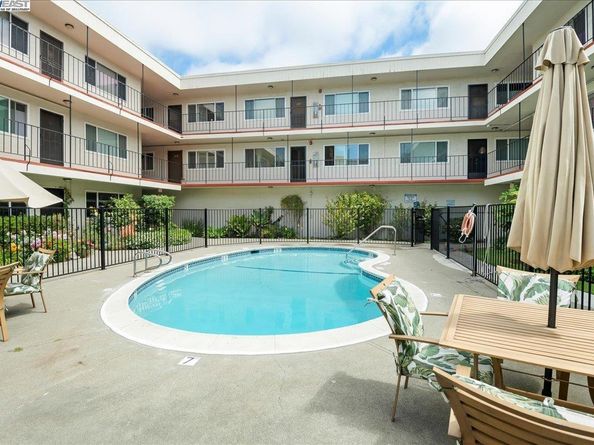 2133 Santa Clara Ave 217, Alameda CA 94501