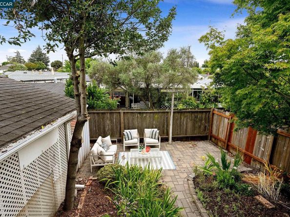 16063 Berkshire Dr, Castro Valley CA 94578