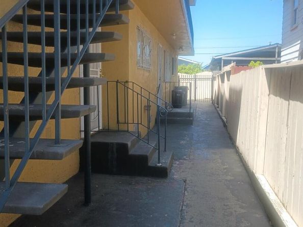 1109 Seminary Avenue, Oakland CA 94621