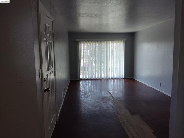 1109 Seminary Avenue, Oakland CA 94621
