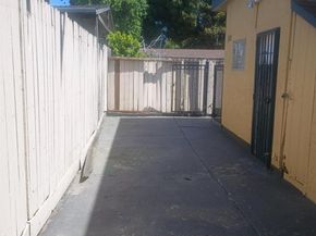 1109 Seminary Avenue, Oakland CA 94621