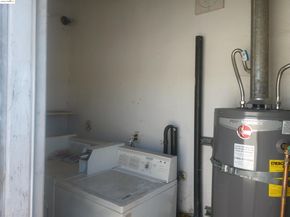 1109 Seminary Avenue, Oakland CA 94621