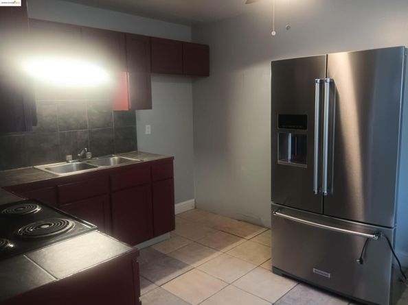 1109 Seminary Avenue, Oakland CA 94621