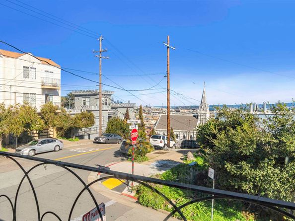 1601 Newhall St, San Francisco CA 94124