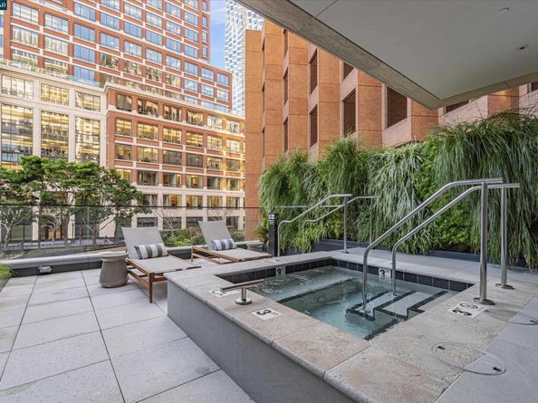 1 Steuart Ln 1103, San Francisco CA 94105