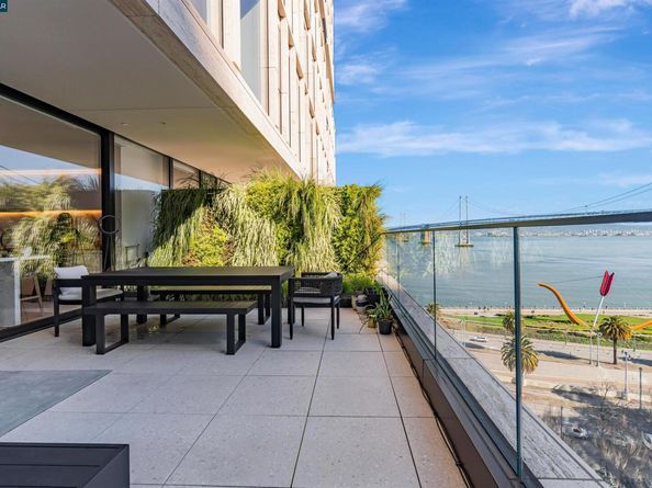 1 Steuart Ln 1103, San Francisco CA 94105