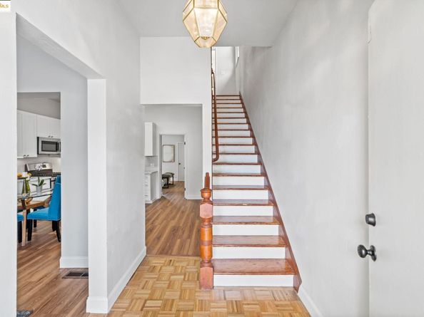 1923 West St, Oakland CA 94612