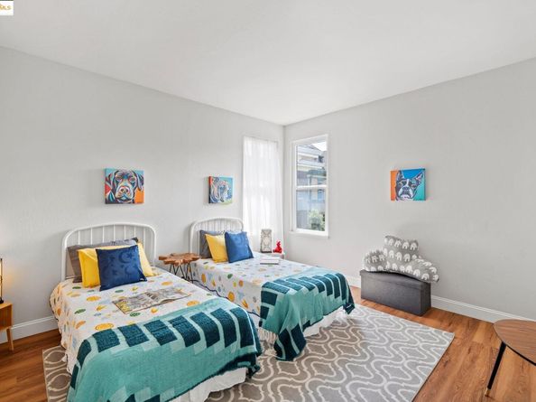 1923 West St, Oakland CA 94612