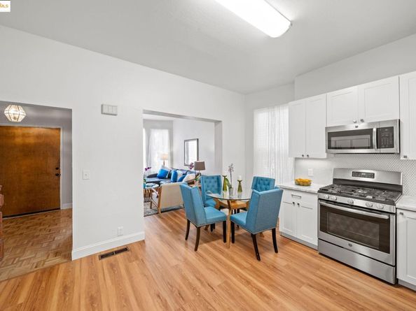 1923 West St, Oakland CA 94612