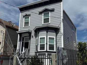 1130 E 11Th St