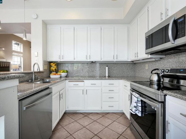 266 Scotts Vly, Hercules CA 94547