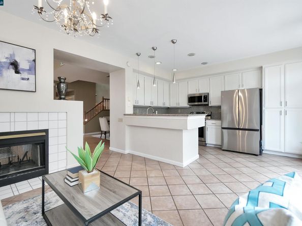 266 Scotts Vly, Hercules CA 94547