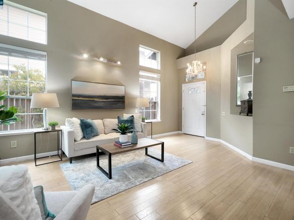 266 Scotts Vly, Hercules CA 94547