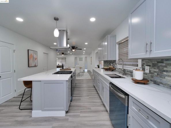 3036 23rd Avenue, Oakland CA 94602