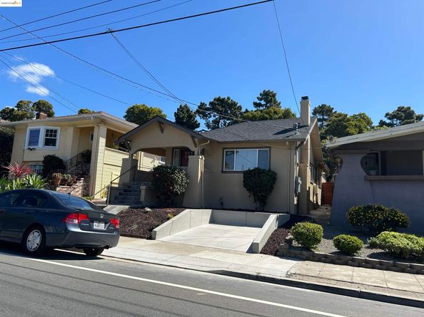 3036 23rd Avenue, Oakland CA 94602