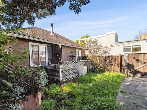 2326 10th St, Berkeley CA 94710