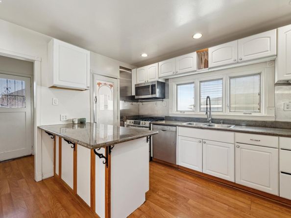 2326 10th St, Berkeley CA 94710