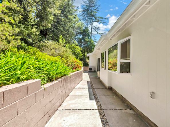 18 Van Tassel Ln, Orinda CA 94563