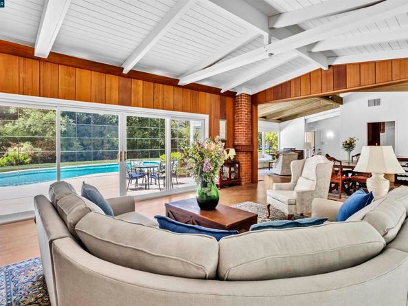 18 Van Tassel Ln, Orinda CA 94563