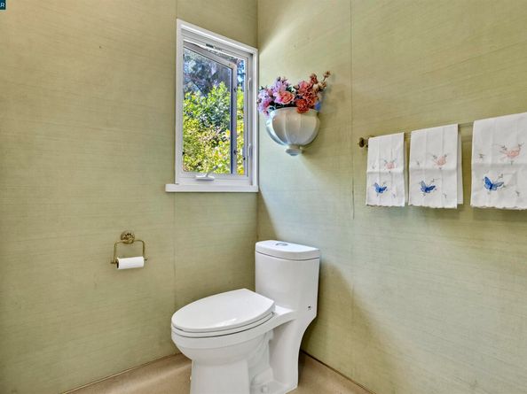 18 Van Tassel Ln, Orinda CA 94563