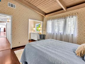 18 Van Tassel Ln, Orinda CA 94563