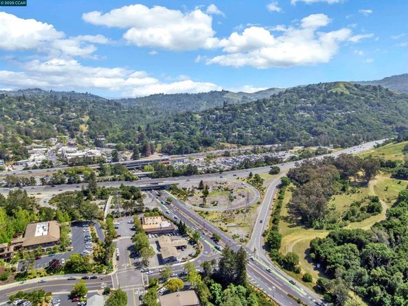 18 Van Tassel Ln, Orinda CA 94563