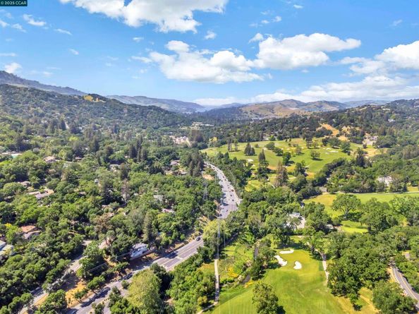 18 Van Tassel Ln, Orinda CA 94563