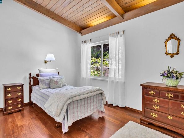 18 Van Tassel Ln, Orinda CA 94563