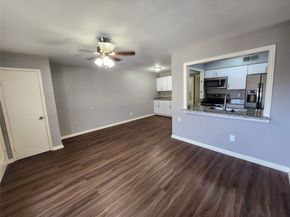 4500 Sherwood Lane 10, Houston TX 77092