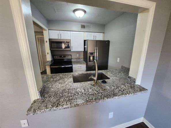 4500 Sherwood Lane 10, Houston TX 77092