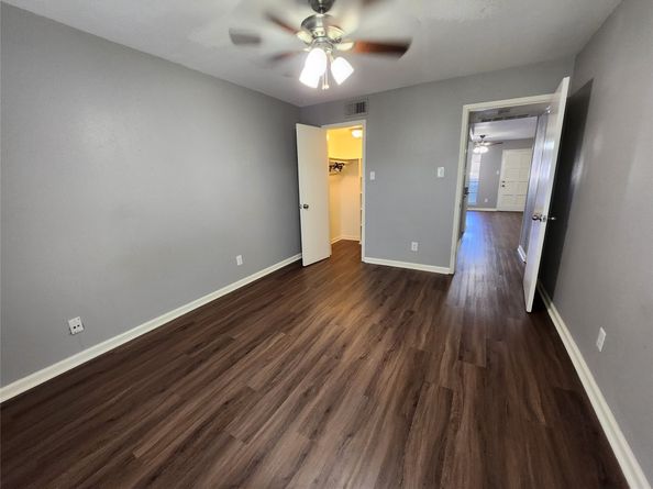 4500 Sherwood Lane 10, Houston TX 77092