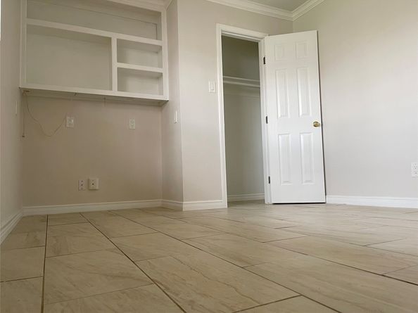 927 Greatwood Drive, Houston TX 77013