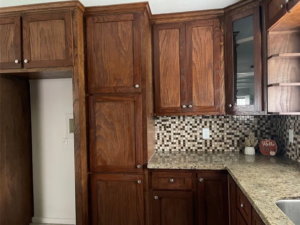 927 Greatwood Drive, Houston TX 77013