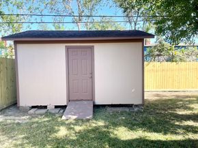 927 Greatwood Drive, Houston TX 77013