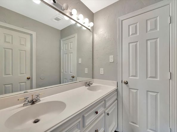 3207 Scenic Elm Street, Houston TX 77059