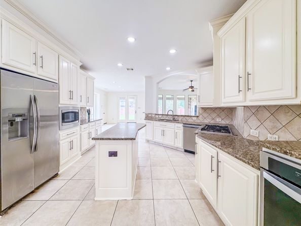 5302 Briarwick Meadow Lane, Sugar Land TX 77479