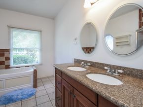 117 E 25th Street, Houston TX 77008