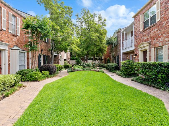 5801 Doliver Drive 66, Houston TX 77057