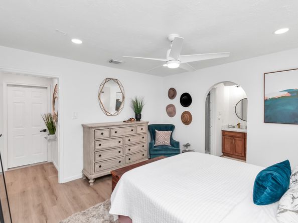 2718 Lazy Spring Drive, Houston TX 77080