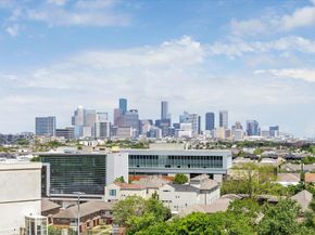 1701 Hermann Drive 9A, Houston TX 77004