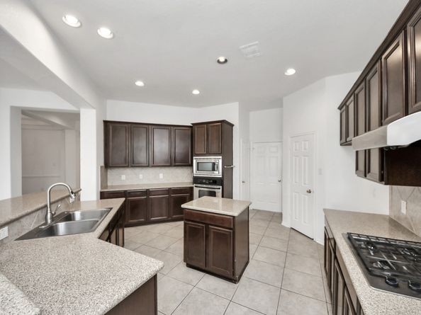 5115 Windshire, Missouri City TX 77459